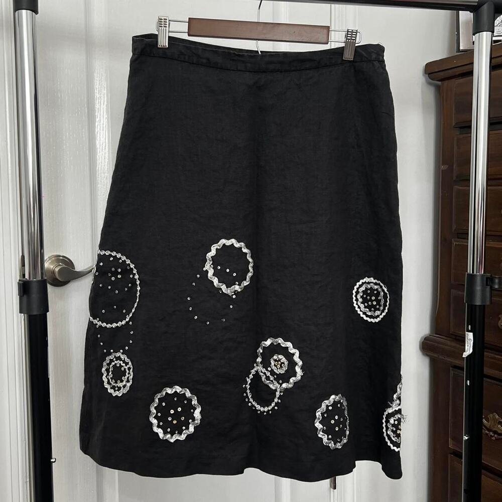Black linen midi skirt with floral embroidery - Picture 2 of 4